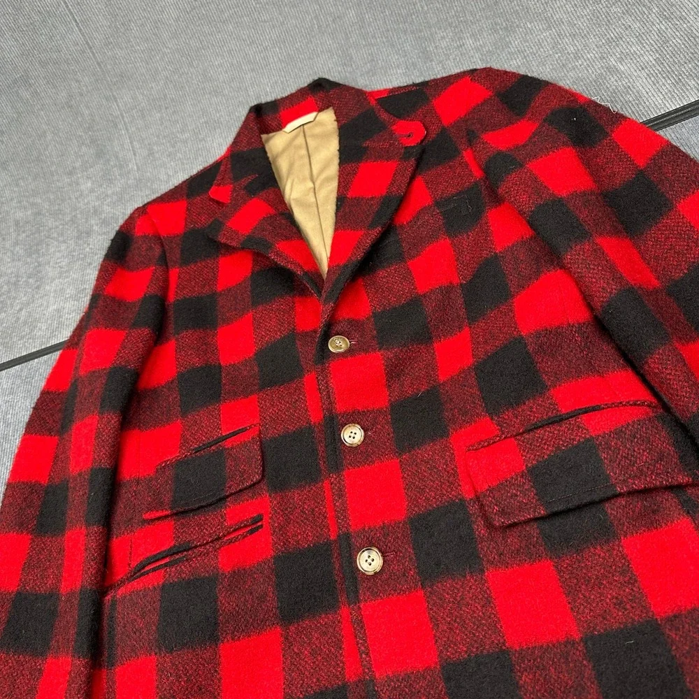 Vintage‎ Red Black Buffalo Plaid Wool Blazer Jacket Gold Crest Buttons Mens M
